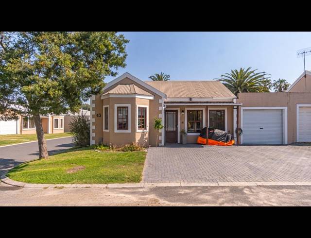 2 BEDROOM TOWNHOUSE FOR SALE IN VREDENBERG